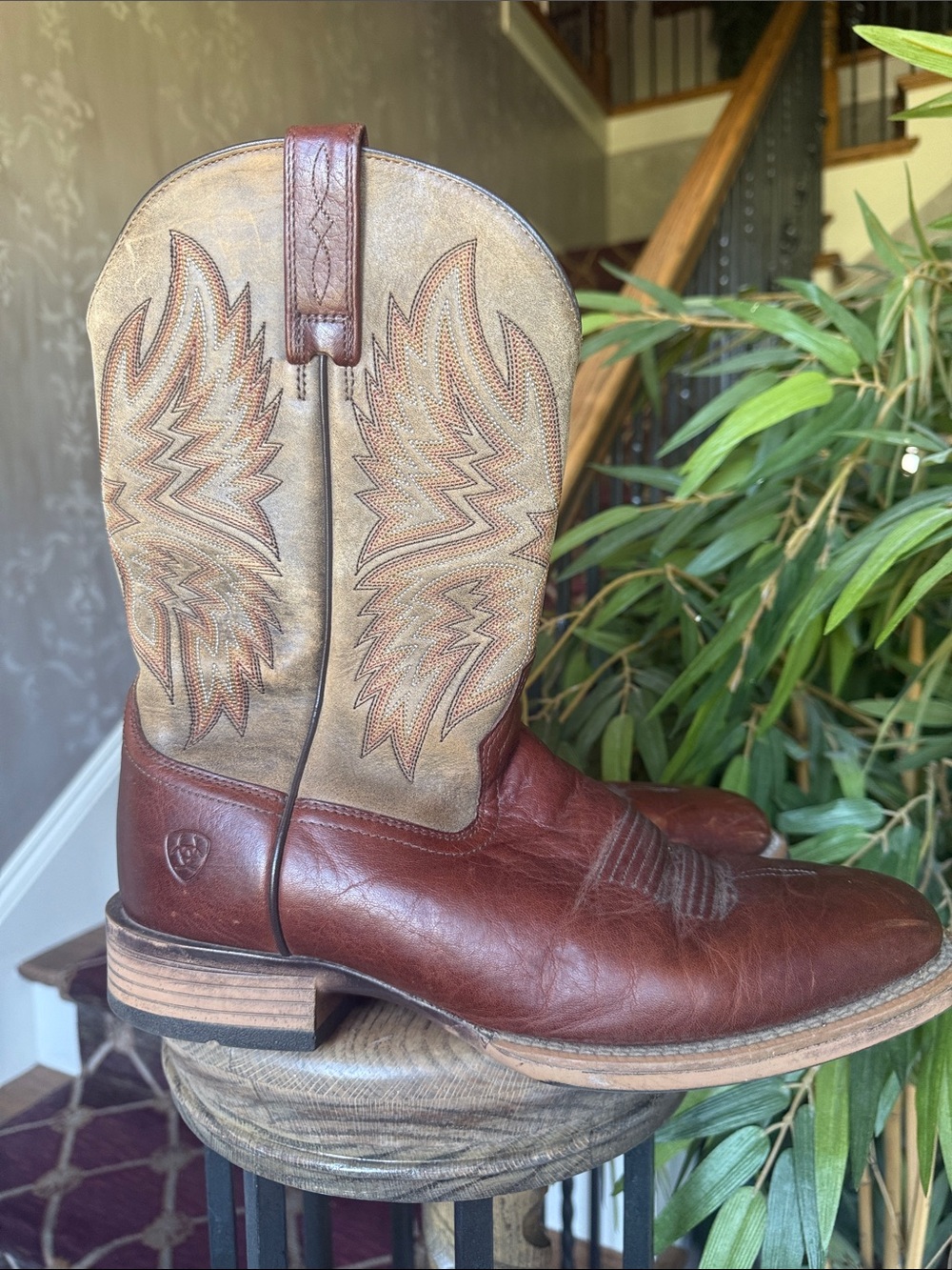 ARIAT VALOR men’s western cowboy boots very good condition size 9 1/2 D